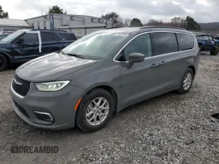 2022 Chrysler Pacifica Touring L with VIN 2C4RC1BG7NR142969, listed as a Copart auction lot 44222995 with 70,384 mi miles and Salvage Title. Bid and sale history available at DreamBid. Image 1.