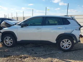 2022 Toyota Corolla Cross L z VIN 7MUAAAAG1NV024532, wystawiony jako IAAI lot #41887286 z przebiegiem 47 102 mil mil oraz . Historia ofert i sprzedaży dostępna na DreamBid. Obrazek 15.
