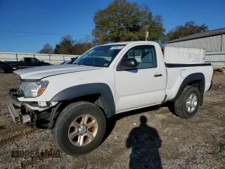 2014 Toyota Tacoma with VIN 5TFPX4EN4EX021731, listed as a Copart auction lot 79686074 with 152,911 mi miles and Salvage title. Bid and sale history available at DreamBid. Image 1.