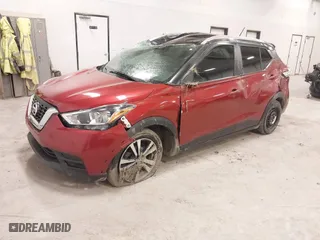 2018 Nissan Kicks SR with VIN 3N1CP5CU7JL528422, listed as a IAAI auction lot 41880440 with 107,182 mi miles. Bid and sale history available at carsss.com. Image 17.