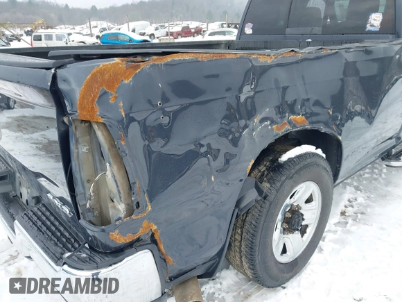 2021 Ram 2500 Tradesman with VIN 3C6UR5HL5MG671238, listed as a IAAI auction lot 41404738 with 60,658 mi miles and . Bid and sale history available at DreamBid. Image 17.