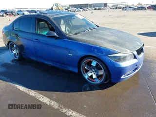 2006 BMW 3 Series 325i with VIN WBAVB17586NK34340, listed as a IAAI auction lot 41380590 with 1 mi miles. Bid and sale history available at carsss.com. Image 1.