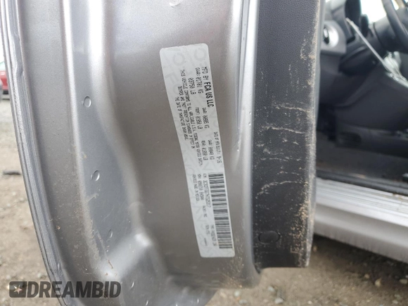2017 FIAT 500e z VIN 3C3CFFGE7HT525317, wystawiony jako Copart lot #48951485 z przebiegiem Nie podano mil oraz Szkoda całkowita • Salvage title. Historia ofert i sprzedaży dostępna na DreamBid. Obrazek 12.