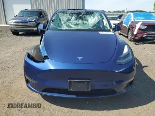 2024 Tesla Model Y Long Range with VIN 7SAYGDEE4RF032154, listed as a Copart auction lot 61973635 with 10,022 mi miles and Salvage title. Bid and sale history available at DreamBid. Image 5.