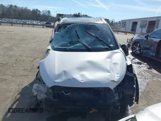 2019 Nissan Kicks SR with VIN 3N1CP5CU1KL538879, listed as a IAAI auction lot 41588710 with 118,002 mi miles. Bid and sale history available at carsss.com. Image 11.
