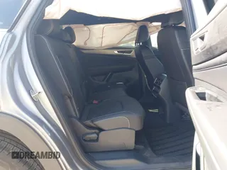 2024 Volkswagen Atlas SE z VIN 1V2KE2CA3RC243791, wystawiony jako IAAI lot #42037645 z przebiegiem 24 932 mil mil oraz . Historia ofert i sprzedaży dostępna na DreamBid. Obrazek 8.