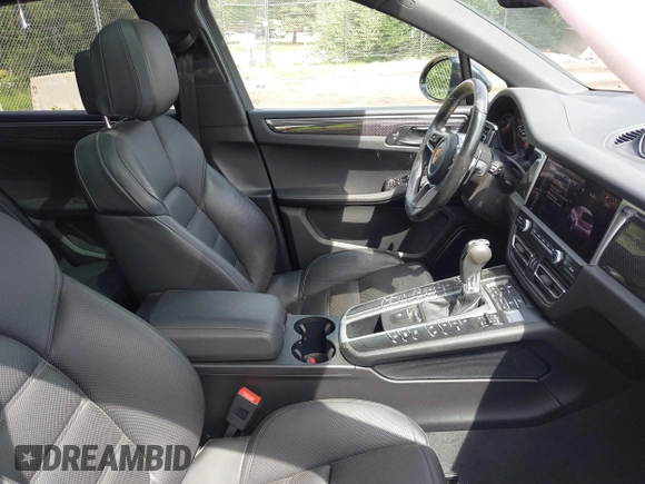 2021 Porsche Macan S with VIN WP1AB2A58MLB35721, listed as a IAAI auction lot 42591180 with 47,444 mi miles and . Bid and sale history available at DreamBid. Image 5.