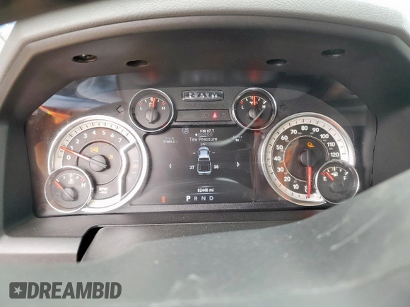 2018 Ram 1500 SLT z VIN 1C6RR6GT2JS131721, wystawiony jako Copart lot #46992545 z przebiegiem 82 448 mil mil oraz Szkody całkowita. Historia ofert i sprzedaży dostępna na DreamBid. Obrazek 9.