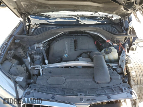 2016 BMW X5 xDrive35i z VIN 5UXKR0C51G0P30210, wystawiony jako Copart lot #49525235 z przebiegiem Nie podano mil oraz Szkoda całkowita • Salvage title. Historia ofert i sprzedaży dostępna na DreamBid. Obrazek 13.