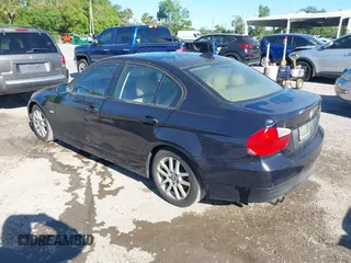 2006 BMW 3 Series 325i with VIN WBAVB13526PT00892, listed as a IAAI auction lot 41652474 with 189,334 mi miles. Bid and sale history available at carsss.com. Image 3.