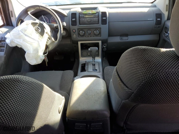 2011 Nissan Pathfinder SV with VIN 5N1AR1NN4BC630427, listed as a Copart auction lot 86926394 with 137,781 mi miles and Salvage Title. Bid and sale history available at carsss.com. Image 8.