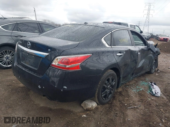 2015 Nissan Altima 2.5 S with VIN 1N4AL3AP2FN351860, listed as a IAAI auction lot 41844963 with 173,046 mi miles. Bid and sale history available at carsss.com. Image 4.