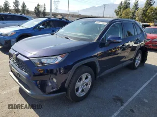 2019 Toyota RAV4 XLE with VIN JTMW1RFV8KD012701, listed as a Copart auction lot 54642105 with 25,747 mi miles and Salvage Title. Bid and sale history available at carsss.com. Image 1.