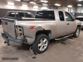 2007 Chevrolet Silverado 1500 LT w/1LT with VIN 1GCEK19C17Z553328, listed as a IAAI auction lot 41981500 with NaN miles. Bid and sale history available at carsss.com. Image 4.