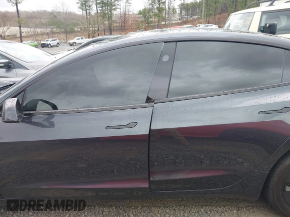 2024 Tesla Model 3 z VIN 5YJ3E1EAXRF860931, wystawiony jako IAAI lot #41760589 z przebiegiem 12 273 mil mil oraz . Historia ofert i sprzedaży dostępna na DreamBid. Obrazek 14.