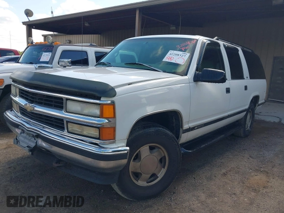 1997 Chevrolet Suburban with VIN 3GNFK16R2VG141730, listed as a IAAI auction lot 42208327 with 158,448 mi miles and . Bid and sale history available at DreamBid. Image 2.