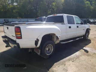 2005 Chevrolet Silverado 3500 LT with VIN 1GCJC33295F944586, listed as a Copart auction lot 71230574 with 326,804 mi miles and Salvage Title. Bid and sale history available at carsss.com. Image 3.