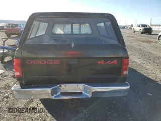1996 Dodge Dakota z VIN 1B7GG26Y4TS602492, wystawiony jako Copart lot #74402554 z przebiegiem 252 298 mil mil oraz Czysty tytuł • Clean title. Historia ofert i sprzedaży dostępna na DreamBid. Obrazek 6.