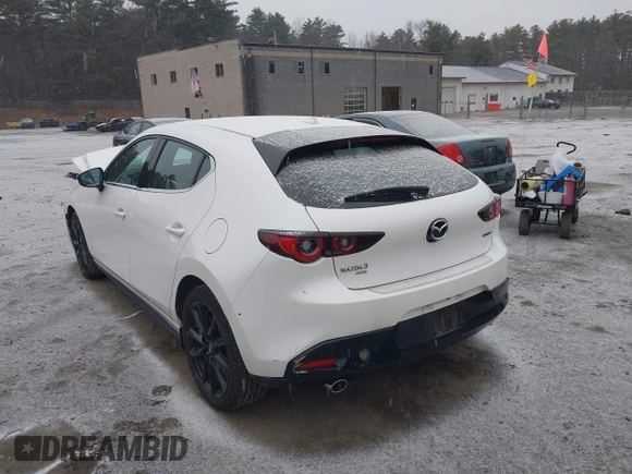 2022 Mazda Mazda3 Hatchback Premium with VIN JM1BPBML5N1501410, listed as a IAAI auction lot 41148682 with 8,541 mi miles. Bid and sale history available at carsss.com. Image 3.