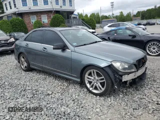 2012 Mercedes-Benz C 300 Sport с VIN WDDGF8BB5CF866696, выставлен на аукционе Copart как лот 61167465 с пробегом 174 506 миль миль и Чистый • Clean title. История ставок и продаж доступна на DreamBid. Изображение 4.