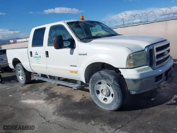 2005 Ford Super Duty F-250 XL with VIN 1FTSW21P35EC83311, listed as a IAAI auction lot 41741558 with NaN miles. Bid and sale history available at carsss.com. Image 17.