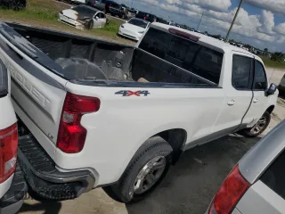 2021 Chevrolet Silverado 1500 LT with VIN 3GCUYDETXMG288020, listed as a Copart auction lot 74226564 with 79,173 mi miles and Non Repairable. Bid and sale history available at carsss.com. Image 3.
