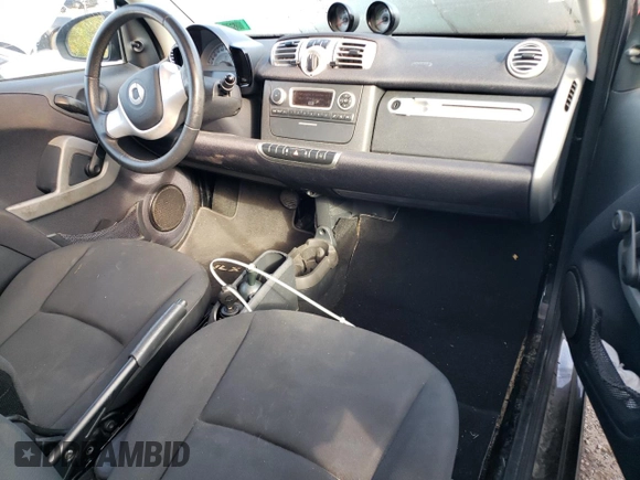 2013 Smart fortwo Passion z VIN WMEEJ9AA1DK717534, wystawiony jako Copart lot #73832094 z przebiegiem Nie podano mil oraz Tytuł czysty. Historia ofert i sprzedaży dostępna na DreamBid. Obrazek 8.