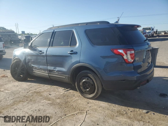 2018 Ford Explorer XLT z VIN 1FM5K7D86JGB07924, wystawiony jako Copart lot #56415575 z przebiegiem 151 540 mil mil oraz Szkody całkowita. Historia ofert i sprzedaży dostępna na DreamBid. Obrazek 2.