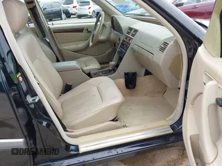 2000 Mercedes-Benz C 230 Kompressor z VIN WDBHA24G9YA851219, wystawiony jako IAAI lot #42392855 z przebiegiem 119 588 mil mil oraz . Historia ofert i sprzedaży dostępna na DreamBid. Obrazek 5.