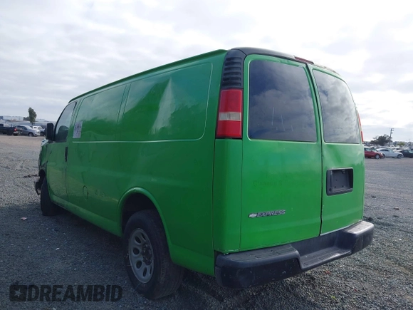2009 Chevrolet Express Cargo z VIN 1GCFG15XX91110756, wystawiony jako IAAI lot #41556340 z przebiegiem Nie podano mil oraz . Historia ofert i sprzedaży dostępna na DreamBid. Obrazek 14.