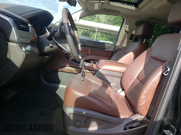 2016 Chevrolet Tahoe LTZ с VIN 1GNSCCKC1GR205400, выставлен на аукционе Copart как лот 55501525 с пробегом 172 635 миль миль и Списание • Salvage title. История ставок и продаж доступна на DreamBid. Изображение 7.