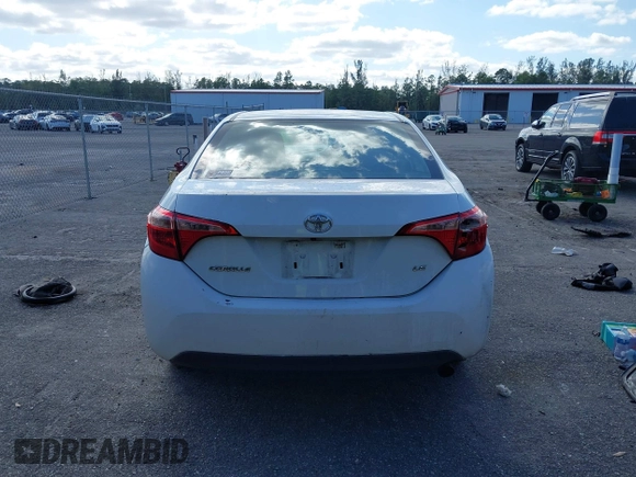 2018 Toyota Corolla L z VIN 5YFBURHE6JP849560, wystawiony jako IAAI lot #41321313 z przebiegiem 136 310 mil mil oraz . Historia ofert i sprzedaży dostępna na DreamBid. Obrazek 16.