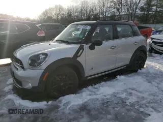 2016 MINI Countryman S with VIN WMWZC5C55GWU22062, listed as a Copart auction lot 43719545 with 97,879 mi miles and Salvage Title. Bid and sale history available at DreamBid. Image 1.