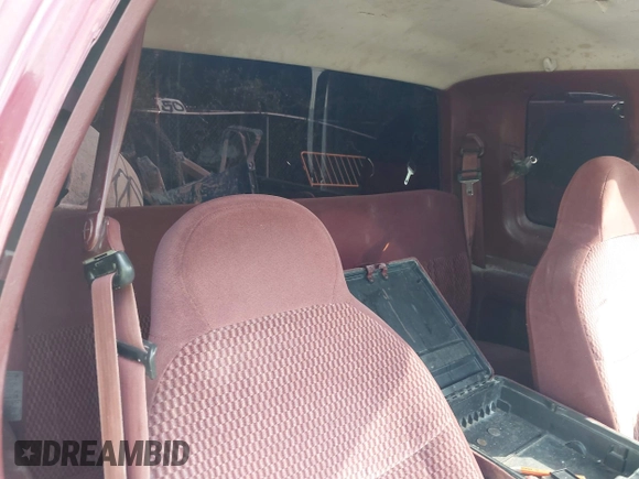 1997 Ford F-150 with VIN 1FTDX17W0VNC29902, listed as a IAAI auction lot 42556233 with 294,730 mi miles and . Bid and sale history available at DreamBid. Image 8.