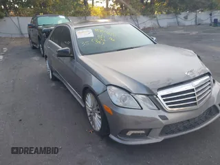 2011 Mercedes-Benz E 350 Luxury z VIN WDDHF8HB8BA421618, wystawiony jako IAAI lot #40611654 z przebiegiem 209 449 mil mil oraz . Historia ofert i sprzedaży dostępna na DreamBid. Obrazek 1.