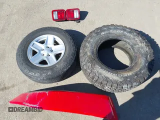 2022 Jeep Gladiator Willys Sport z VIN 1C6HJTAG0NL180848, wystawiony jako IAAI lot #41778129 z przebiegiem Nie podano mil oraz . Historia ofert i sprzedaży dostępna na DreamBid. Obrazek 12.