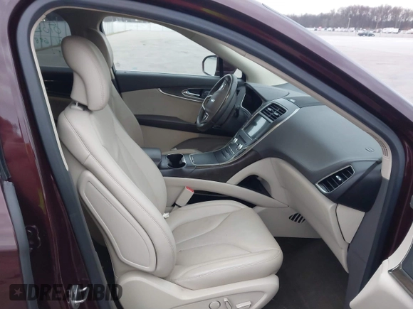 2018 Lincoln MKX Reserve with VIN 2LMPJ6LR3JBL39019, listed as a IAAI auction lot 41178625 with 69,883 mi miles. Bid and sale history available at carsss.com. Image 5.