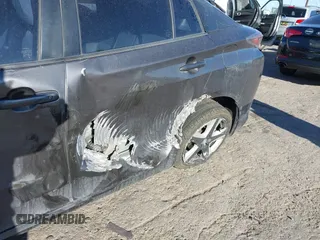2017 Toyota Prius Two z VIN JTDKARFU4H3543978, wystawiony jako IAAI lot #41749905 z przebiegiem 105 151 mil mil oraz . Historia ofert i sprzedaży dostępna na DreamBid. Obrazek 6.