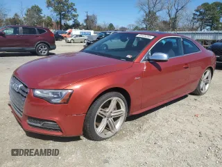 2013 Audi S5 Prestige z VIN WAUVGAFRXDA032318, wystawiony jako Copart lot #50405285 z przebiegiem 134 086 mil mil oraz Szkody całkowita. Historia ofert i sprzedaży dostępna na DreamBid. Obrazek 1.