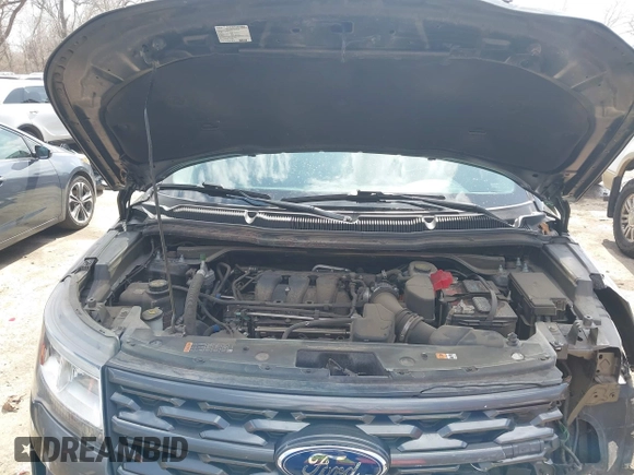 2018 Ford Explorer XLT with VIN 1FM5K8D84JGB01514, listed as a IAAI auction lot 41803132 with 59,107 mi miles and . Bid and sale history available at carsss.com. Image 10.
