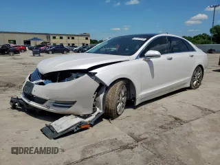 2015 Lincoln MKZ with VIN 3LN6L2G95FR621904, listed as a Copart auction lot 61100545 with 104,995 mi miles and Salvage title. Bid and sale history available at DreamBid. Image 1.