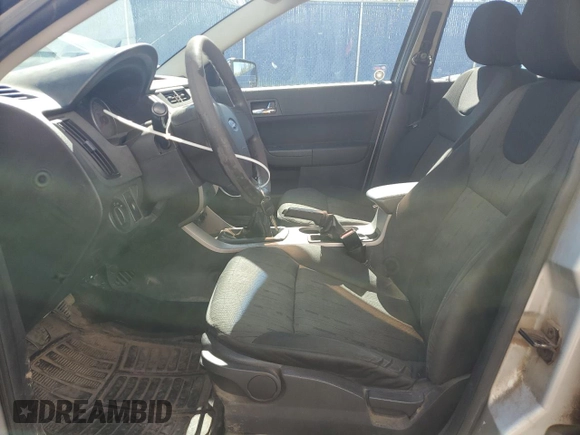 2009 Ford Focus SE z VIN 1FAHP35N29W126266, wystawiony jako Copart lot #56886465 z przebiegiem 420 672 mil mil oraz Czysty tytuł • Clean title. Historia ofert i sprzedaży dostępna na DreamBid. Obrazek 7.