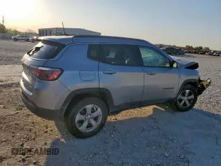 2018 Jeep Compass Latitude z VIN 3C4NJDBB7JT401817, wystawiony jako Copart lot #52244815 z przebiegiem 94 858 mil mil oraz Szkody całkowita. Historia ofert i sprzedaży dostępna na DreamBid. Obrazek 3.