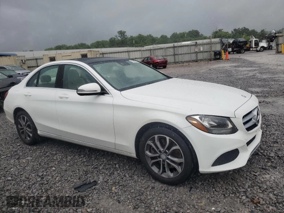 2016 Mercedes-Benz C 300 Luxury with VIN 55SWF4KBXGU138931, listed as a Copart auction lot 58545945 with 152,722 mi miles and Salvage title. Bid and sale history available at DreamBid. Image 4.