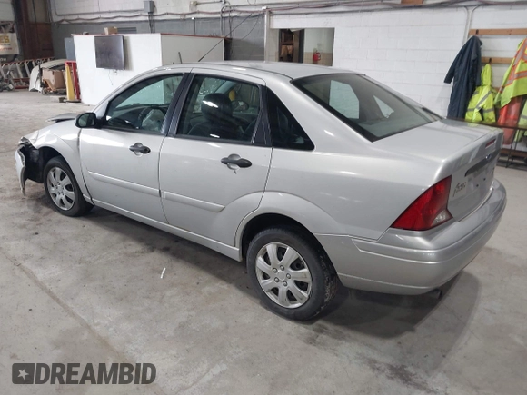 2004 Ford Focus SE with VIN 1FAFP34Z54W177376, listed as a IAAI auction lot 41934423 with 61,040 mi miles and . Bid and sale history available at carsss.com. Image 3.