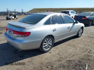 2006 Hyundai Azera SE with VIN KMHFC46F86A126741, listed as a IAAI auction lot 42154172 with 86,960 mi miles and . Bid and sale history available at DreamBid. Image 4.