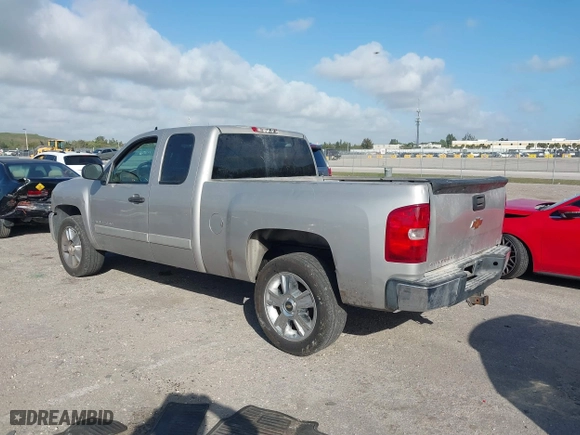 2008 Chevrolet Silverado 1500 LT w/1LT with VIN 2GCEC19JX81124243, listed as a IAAI auction lot 41568349 with 210,792 mi miles. Bid and sale history available at carsss.com. Image 3.