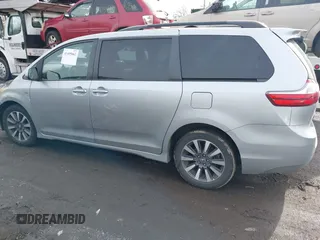 2019 Toyota Sienna LE with VIN 5TDJZ3DC3KS226551, listed as a IAAI auction lot 41495662 with 31,764 mi miles. Bid and sale history available at carsss.com. Image 3.