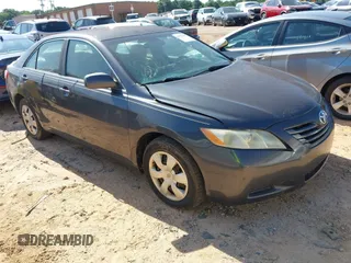 2008 Toyota Camry LE z VIN 4T1BE46K38U241786, wystawiony jako IAAI lot #42522233 z przebiegiem 280 856 mil mil oraz . Historia ofert i sprzedaży dostępna na DreamBid. Obrazek 1.