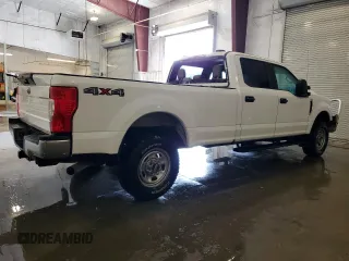2021 Ford F-350 XL with VIN 1FT8W3BN7MED72617, listed as a Copart auction lot 61134705 with 95,600 mi miles and Salvage title. Bid and sale history available at DreamBid. Image 3.